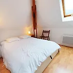 Chez Charlotte, T3 Duplex, Vue Montagne, Parking Gratuit, Ascenseur, 4 Personnes Apartmán Bagnères-de-Luchon