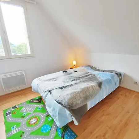 Chez Charlotte, T3 Duplex, Vue Montagne, Parking Gratuit, Ascenseur, 4 Personnes Apartment *