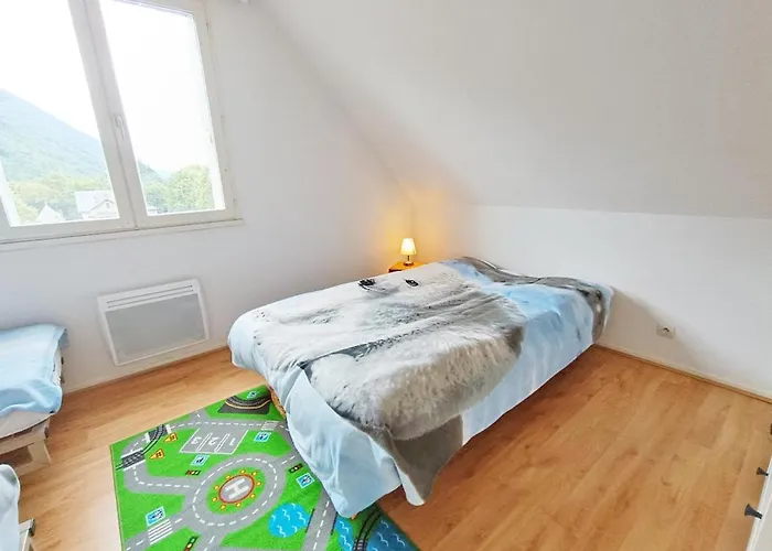 Chez Charlotte, T3 Duplex, Vue Montagne, Parking Gratuit, Ascenseur, 4 Personnes Apartamento *