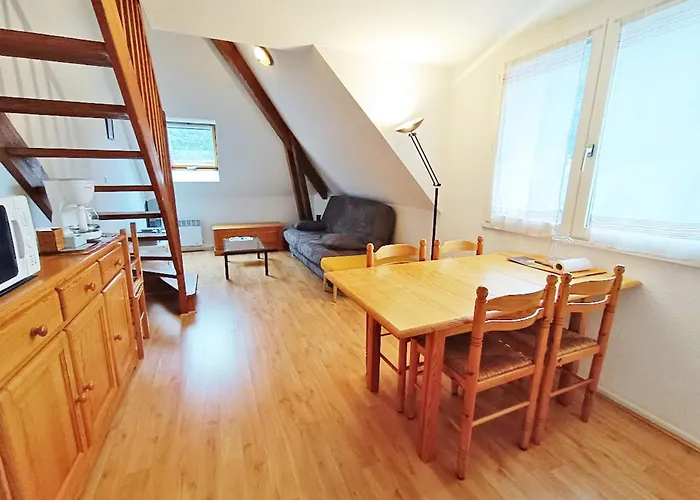 Apartamento Chez Charlotte, T3 Duplex, Vue Montagne, Parking Gratuit, Ascenseur, 4 Personnes Bagnères-de-Luchon